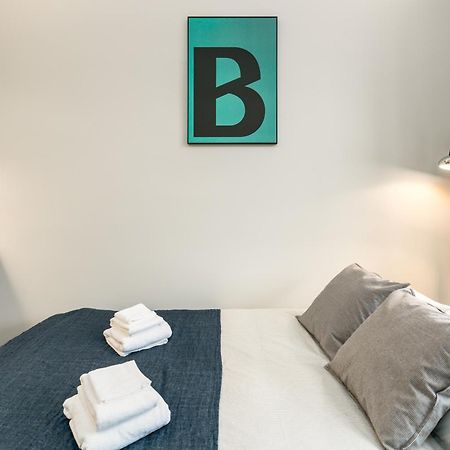 Smart Park View Studio In Heart Of Riga 5 Min To Old Town Luaran gambar