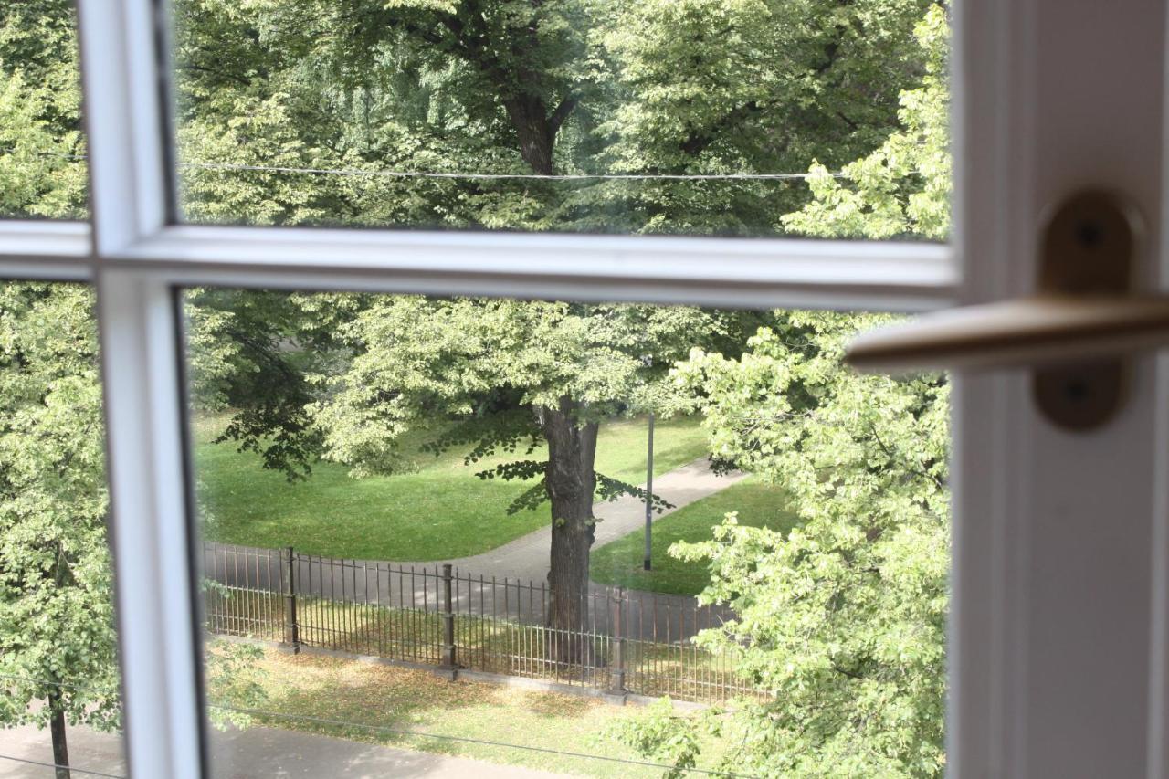 Smart Park View Studio In Heart Of Riga 5 Min To Old Town Luaran gambar